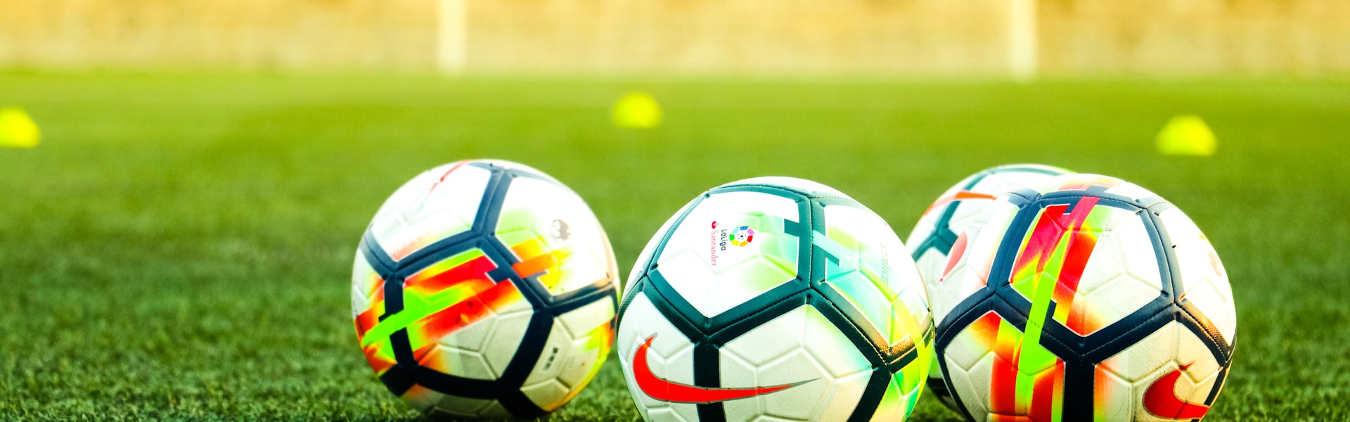 8868体育首页横幅展示足球比赛精彩瞬间