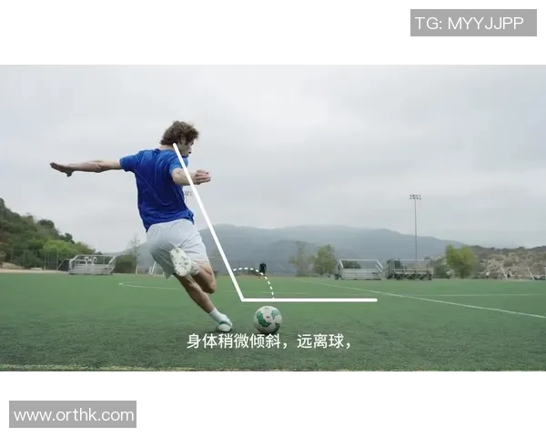 足球技术精进之路：从基础技巧到高级战术解析与实践探讨