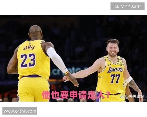 东契奇场均爆砍45+12+8成历史首人，里弗斯建议湖人送走詹姆斯